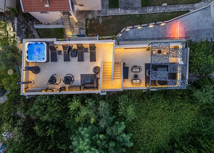 Marea Deluxe Apartments