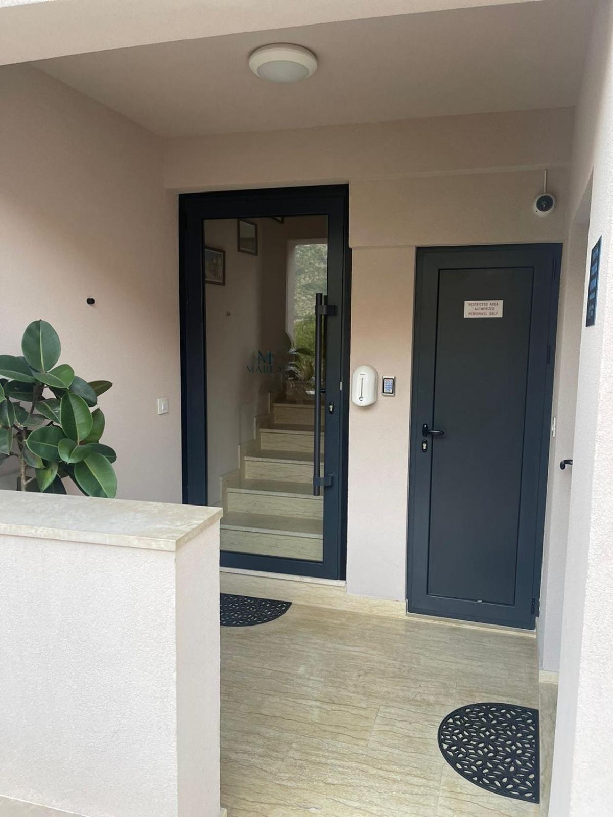 Apartment Marea Deluxe Kotor