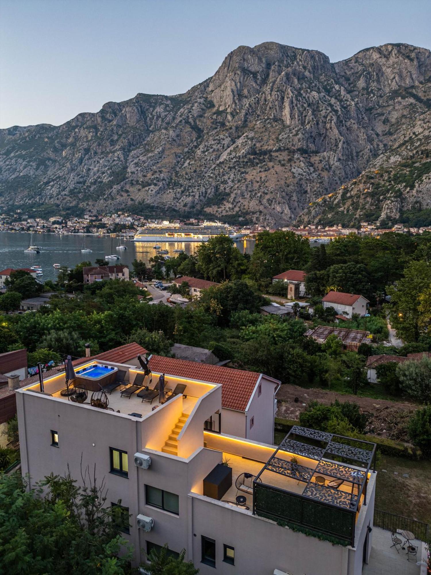 Marea Deluxe Apartment Kotor