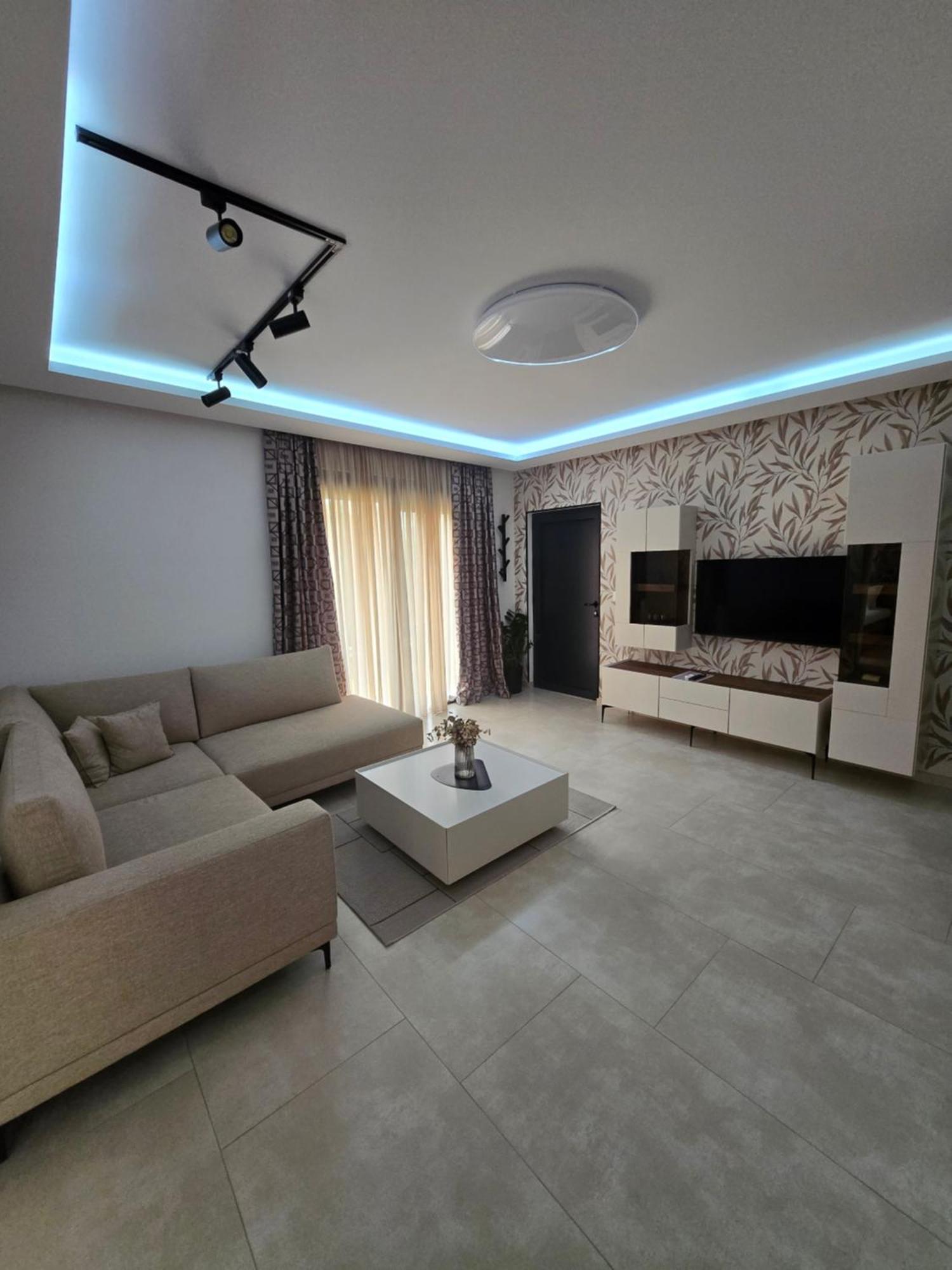 Marea Deluxe Apartment *